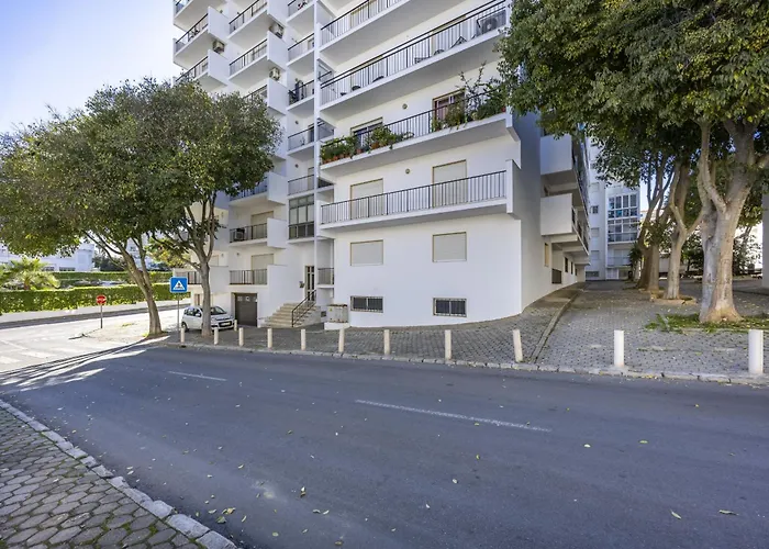 White Pearl By Seewest Lagos