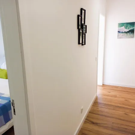 White Pearl Confy Spacious *