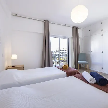 White Pearl By Seewest ラゴス